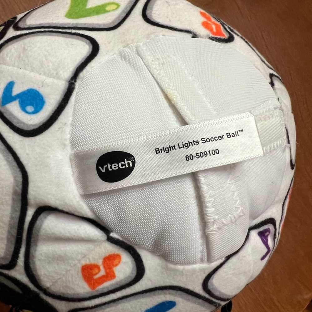 Vtech bright lights soccer ball Colorful Educational Kids Toy Ball - Picture 4 of 4